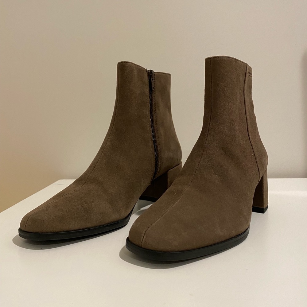 Vagabond Taupe Suede Ankle Boots